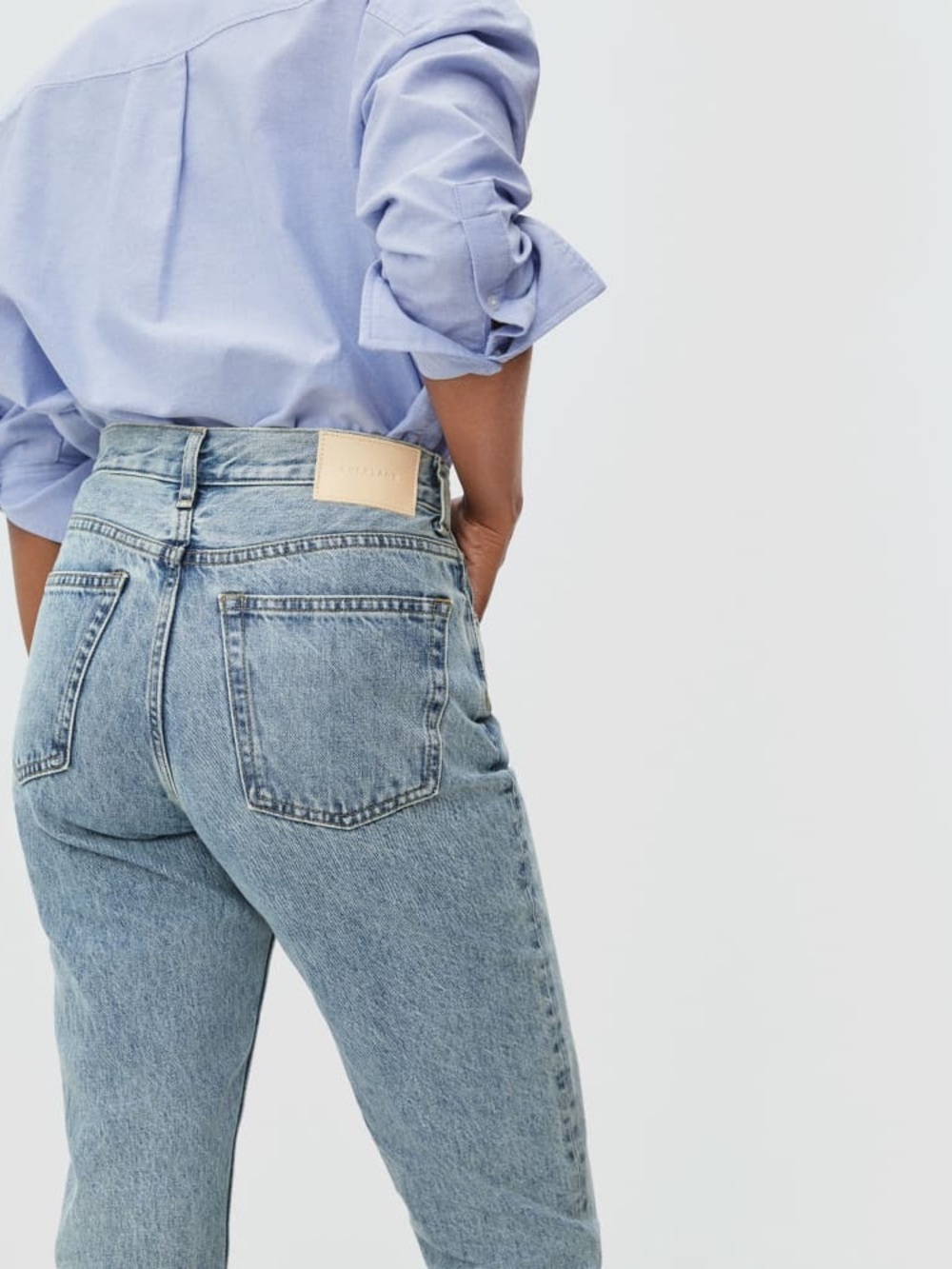 Everlane The ’90s Cheeky Straight Jean Rigid Organic Cotton Light Wash